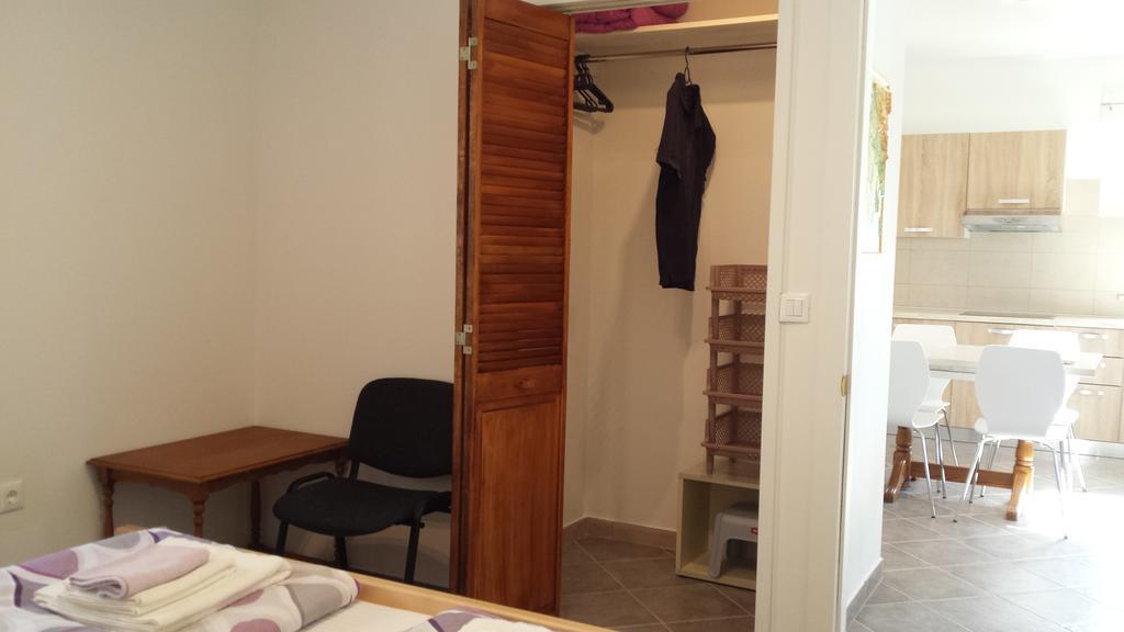 Abba Apartment Sveti Lovrec Pazenaticki ภายนอก รูปภาพ