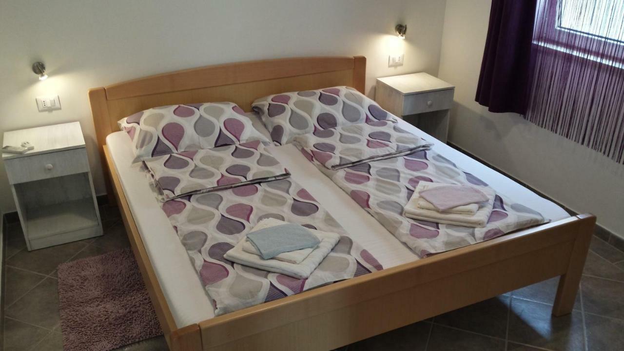 Abba Apartment Sveti Lovrec Pazenaticki ภายนอก รูปภาพ