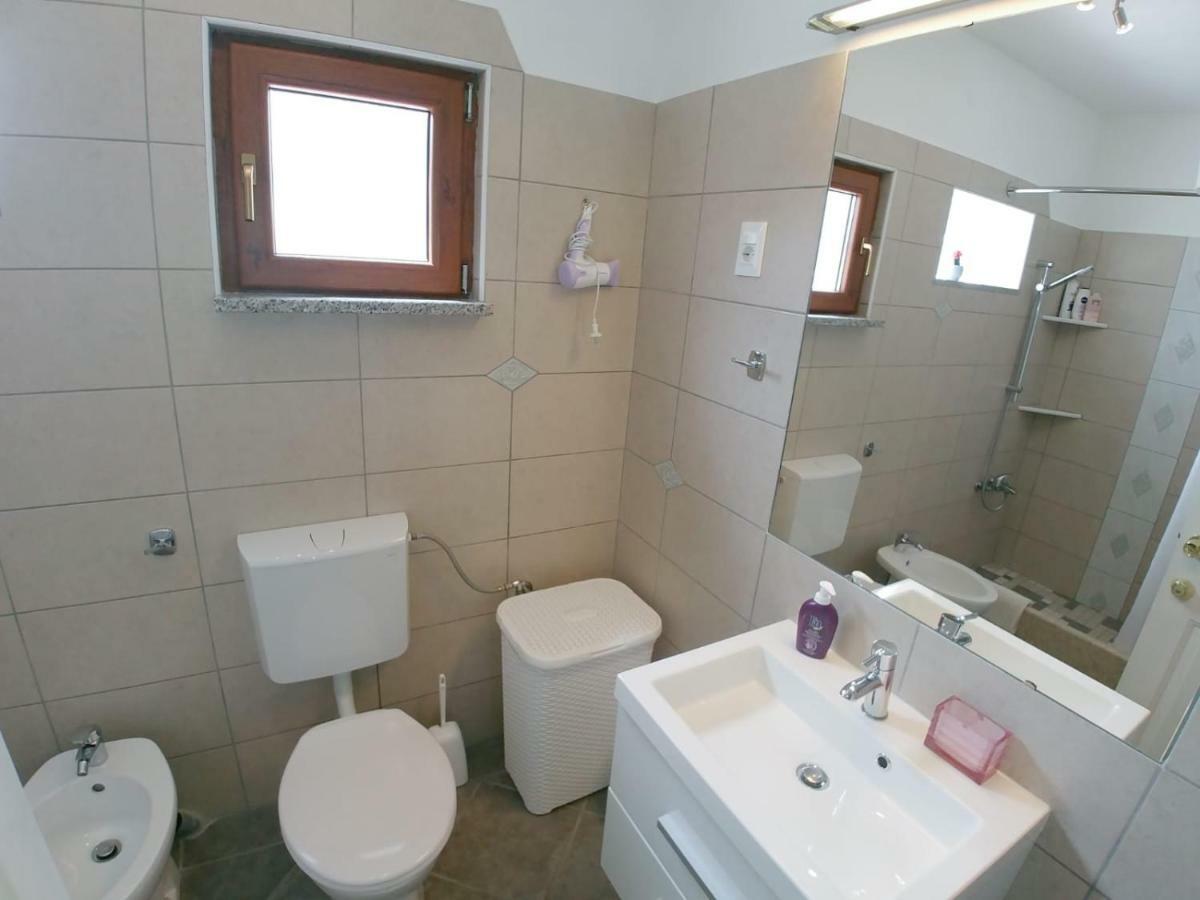 Abba Apartment Sveti Lovrec Pazenaticki ภายนอก รูปภาพ